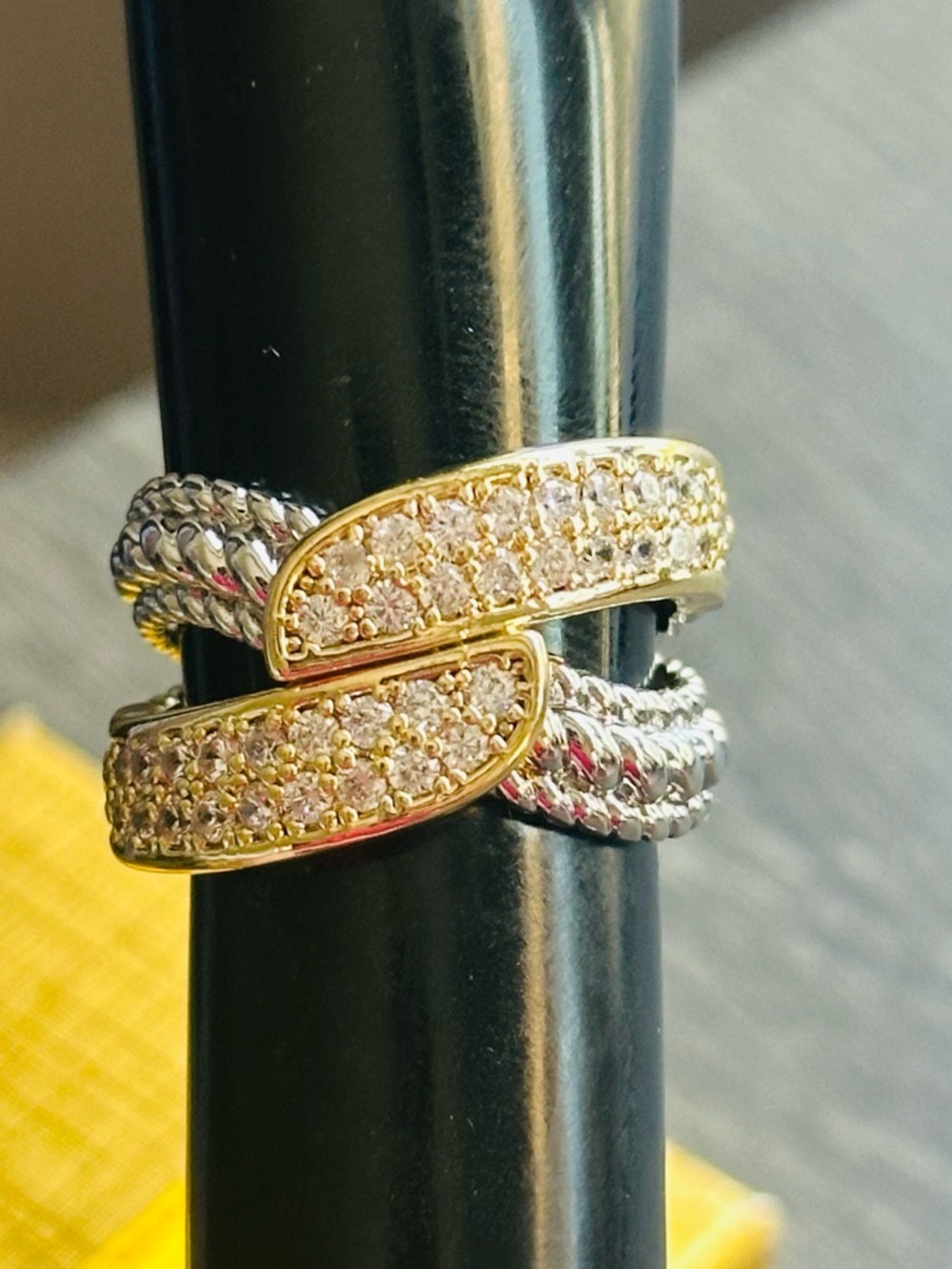Two-Tone Crossover Ring